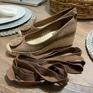 Tory Burch logo-patch espadrilles, brown suede, size 6, mint condition